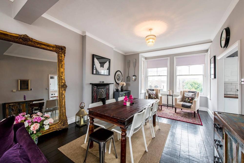 Bright, Stylish 3bed Flat in West Hampstead - Tap to explore photos