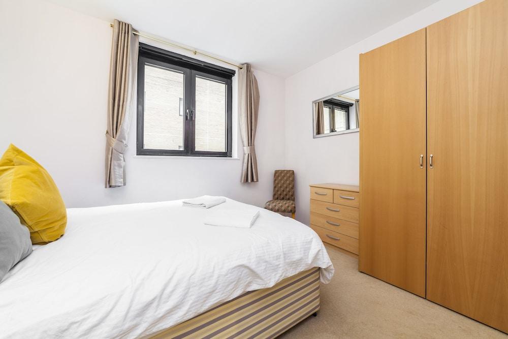 Point West Apartments Gloucester Road - Tap to explore photos
