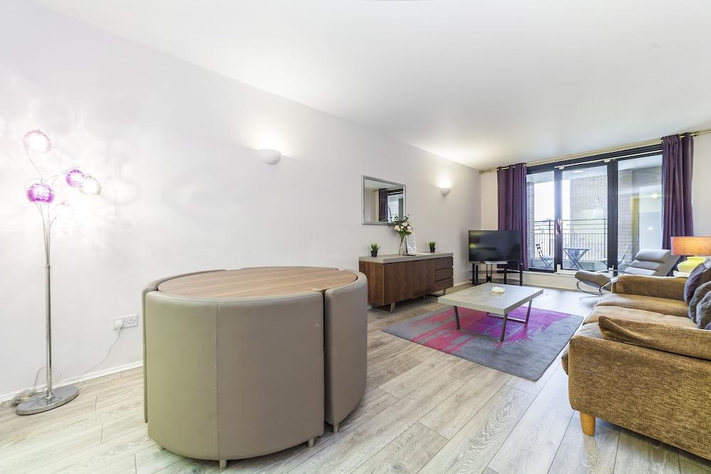 Point West Apartments Gloucester Road - Tap to explore photos