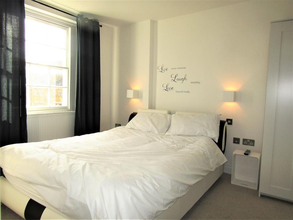 En-suite Room Kings Cross - 7 - Tap to explore photos