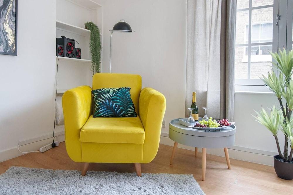 Livestay- Fabulous 1bed Apartment on Covent Garden - Tap to explore photos