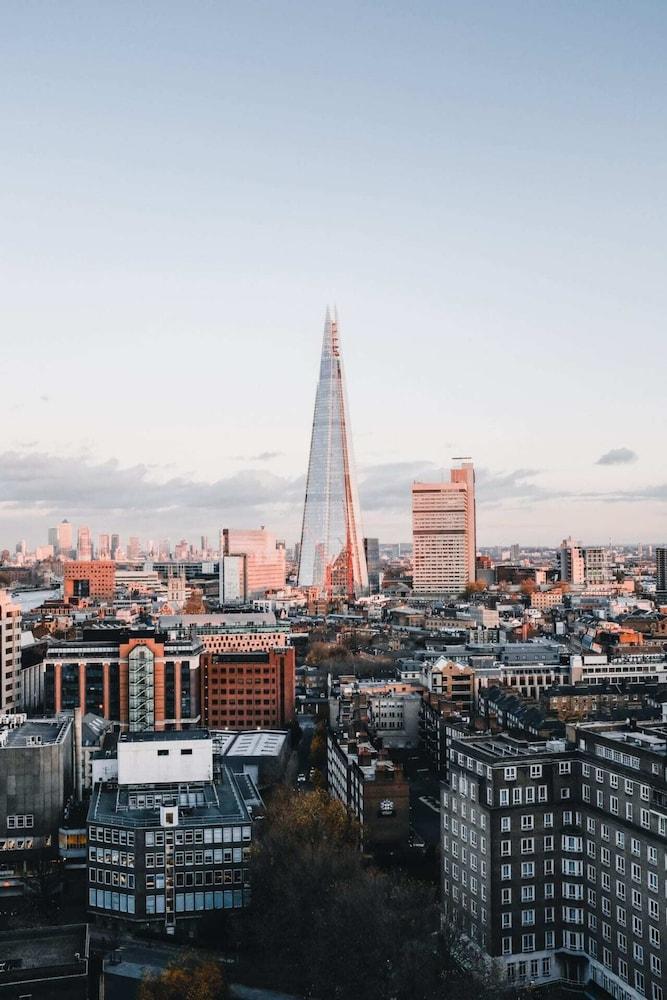 Contemporary Studio Near Spitalfields Market - Tap to explore photos