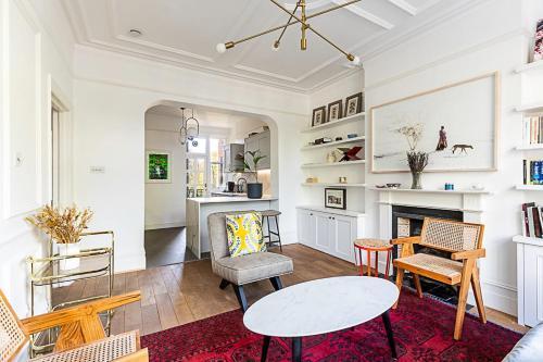 Stunning Maida Vale Apartment - Tap to explore photos