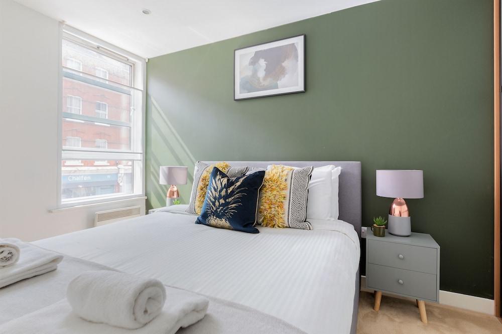 The Spitalfields Flats - Tap to explore photos
