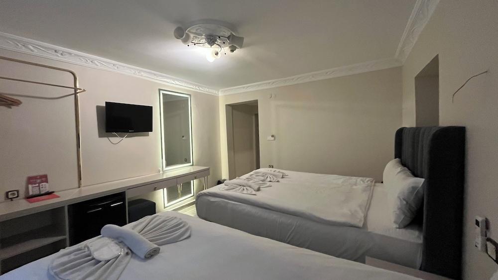 Tulip House Room Type - Economy Triple Room, Ground Floor