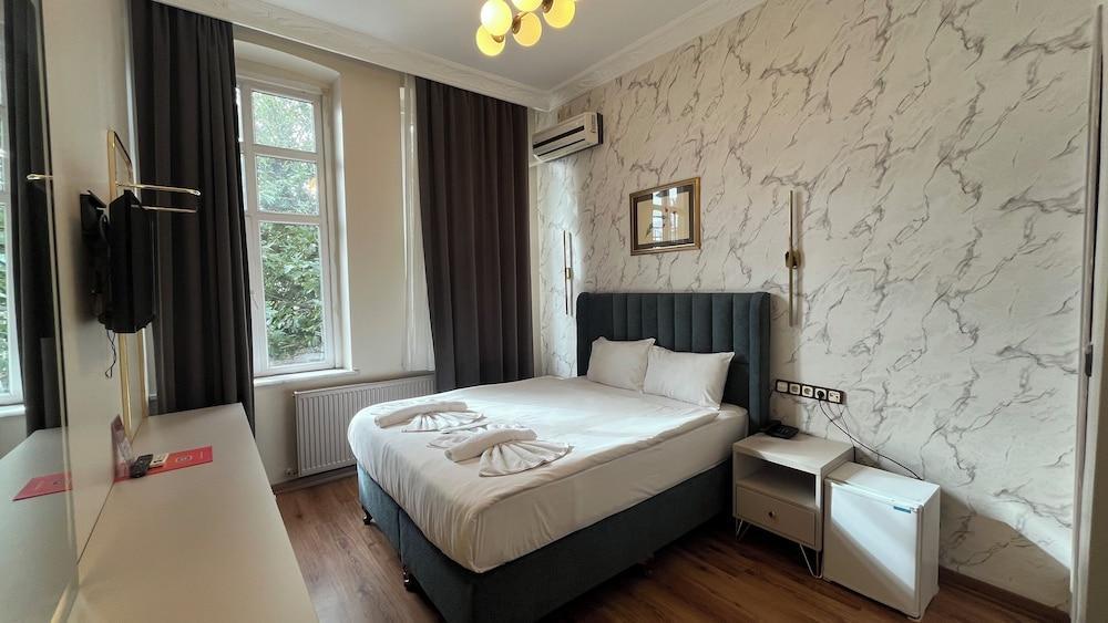 Tulip House Room Type - Standard Double Room, Sea View Tulip House Room Type - Standard Double Room, Sea View