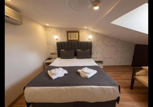 Tulip House Room Type - Budget Double Room