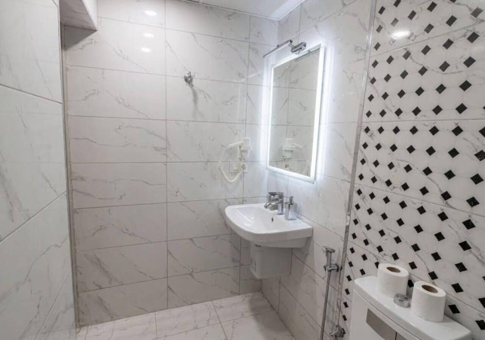 Tulip House Room Type - Economy Double Room, Ground Floor Tulip House Room Type - Economy Double Room, Ground Floor