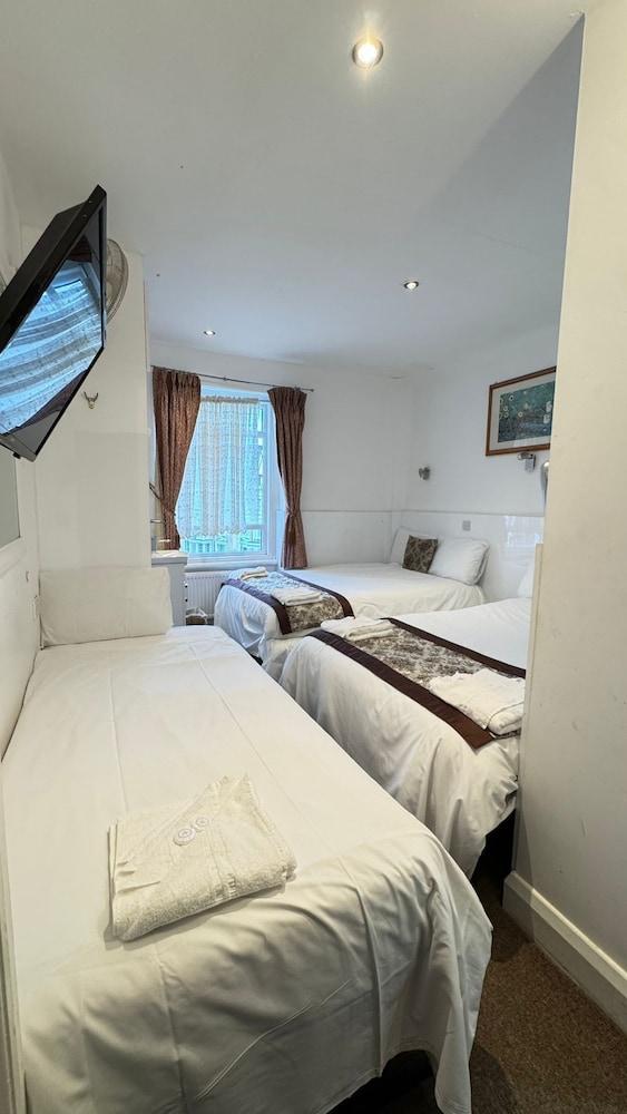 Hotel Earls Court Room Type - Family Room