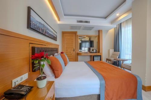 Hotel Resitpasa Istanbul - Tap to explore photos