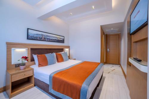 Hotel Resitpasa Istanbul - Tap to explore photos