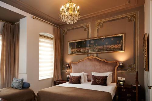 Faik Pasha Hotels Special Category Beyoglu Istanbul Room Type - Two-Bedroom Apartment with kitchen