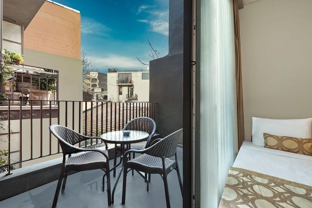 Galata Rasso Boutique Hotel - Tap to explore photos