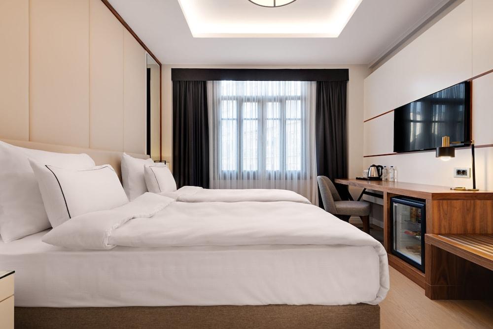 Gleam Collection Hotel Room Type - Standard Twin Room