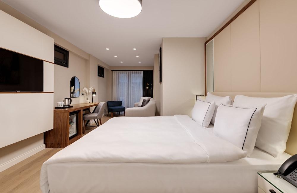 Gleam Collection Hotel Room Type - Junior Suite, Patio