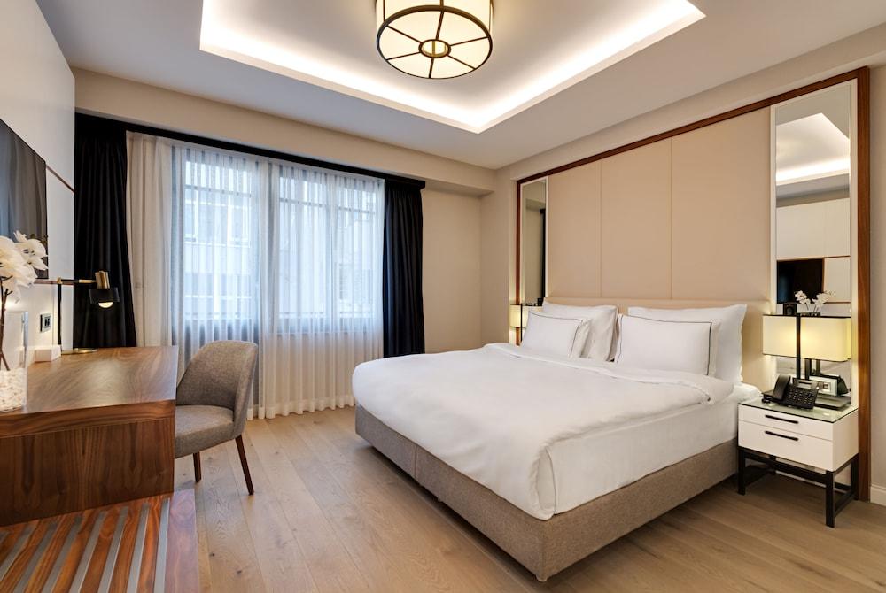 Gleam Collection Hotel Room Type - Deluxe Double Room, Balcony Gleam Collection Hotel Room Type - Deluxe Double Room, Balcony