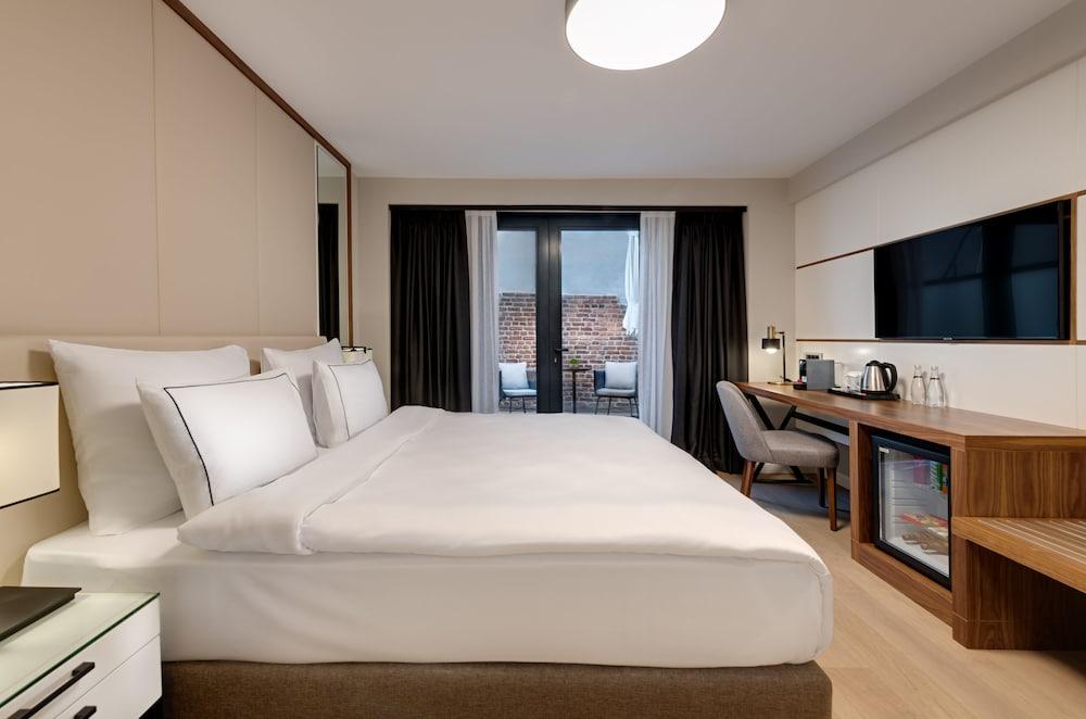 Gleam Collection Hotel Room Type - Studio, Patio
