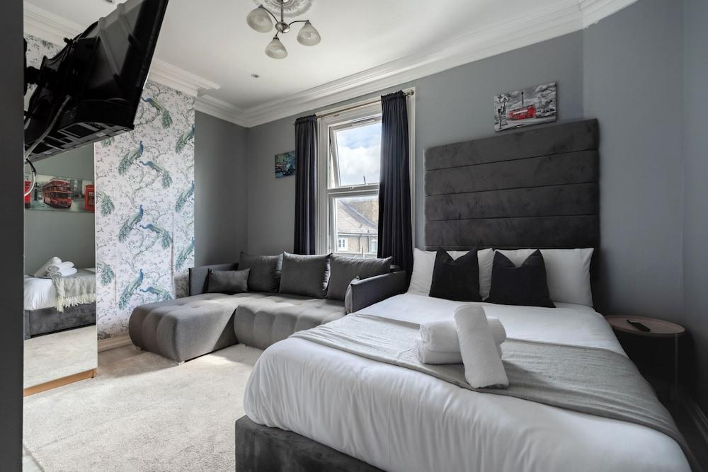 Hotel Orlando by PLI Room Type - Standard Quadruple Room, Private Bathroom