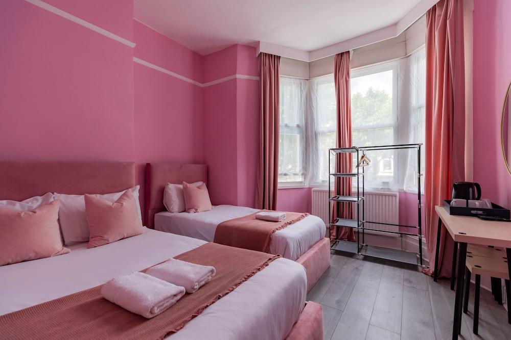Hotel Orlando by PLI Room Type - Standard Triple Room, Private Bathroom