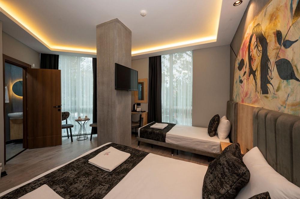 Comfort Point Room Type - Deluxe Triple Room