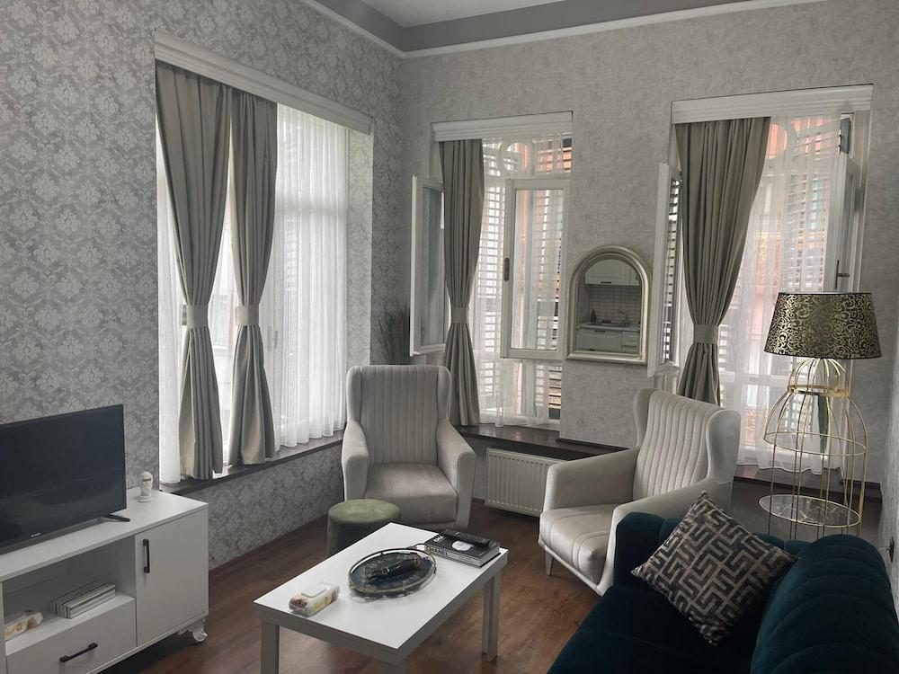 Moda Suit Room Type - Elite Suite