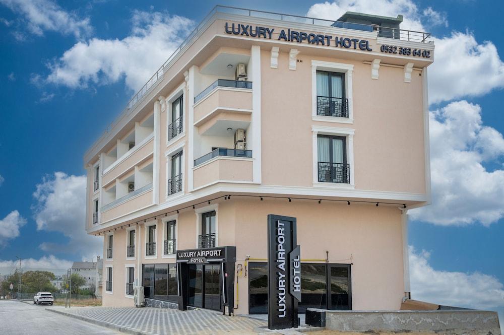Luxury Airport Hotel - Tap to explore photos