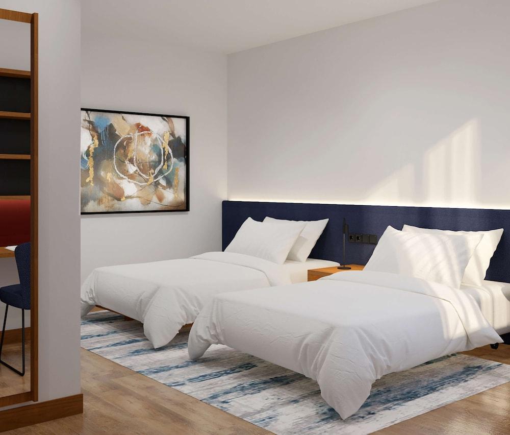 Hampton By Hilton Istanbul Arnavutkoy Room Type - TWIN ROOM