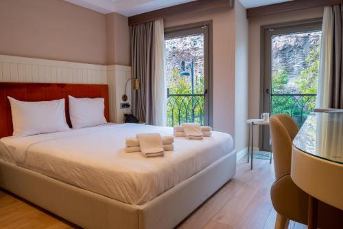 Saratoga Hotel Sultanahmet Room Type - Deluxe Double or Twin Room Saratoga Hotel Sultanahmet Room Type - Deluxe Double or Twin Room