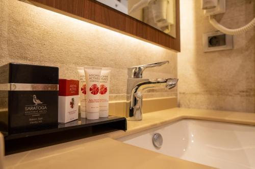 Saratoga Hotel Sultanahmet Room Type - Double Room with Balcony Saratoga Hotel Sultanahmet Room Type - Double Room with Balcony