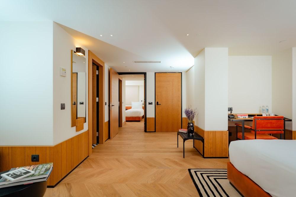 The Gift Hotel Room Type - Family Room, Balcony, Sea View The Gift Hotel Room Type - Family Room, Balcony, Sea View
