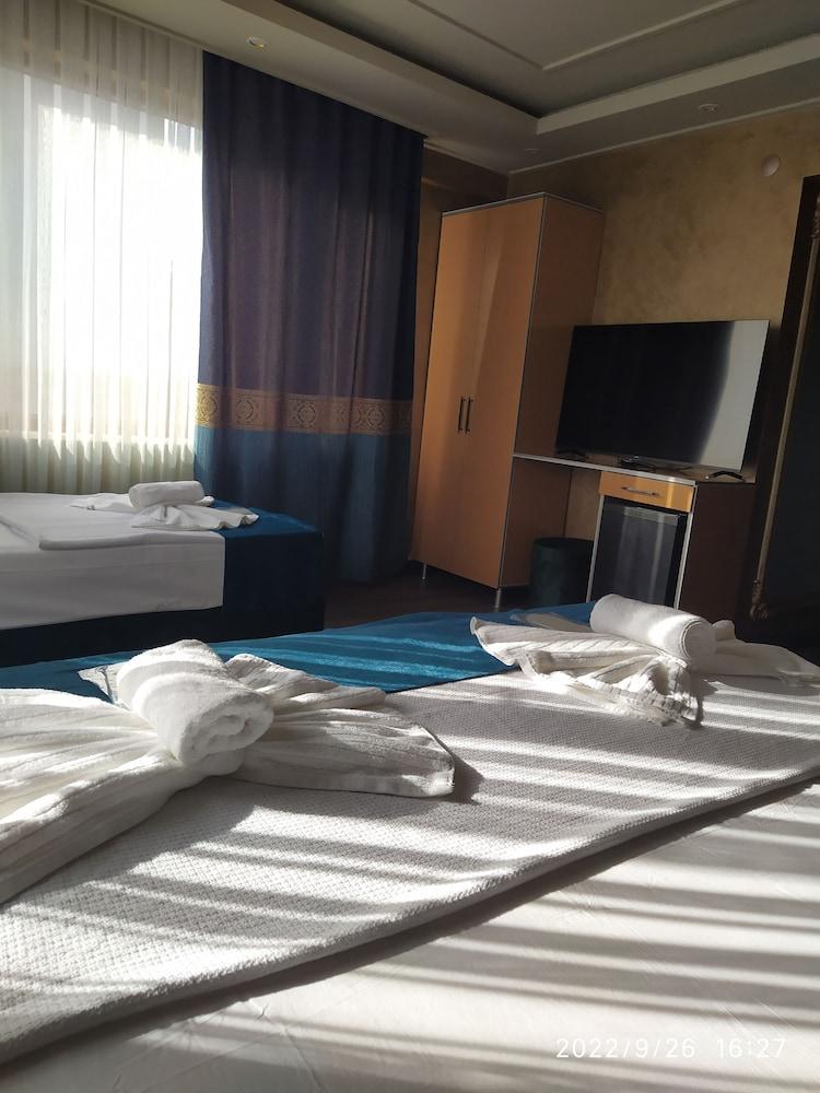 The Moss Hotel Room Type - Family Quadruple Room