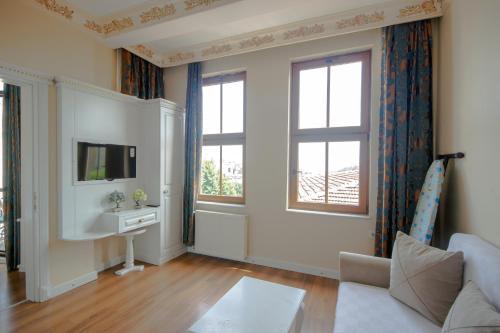 IQ Hotel Galatasaray - Tap to explore photos