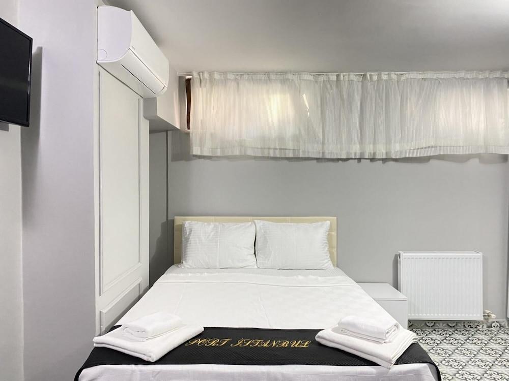 Comfy and Central Studio Flat in Kabatas Beyoglu - Tap to explore photos