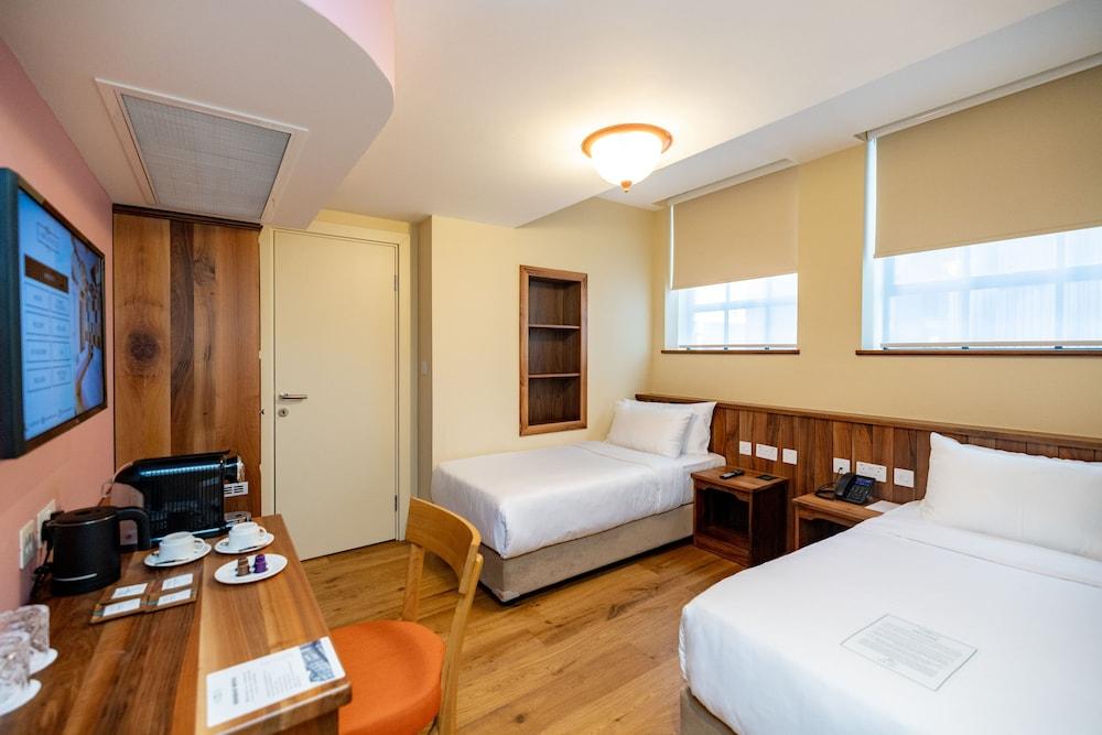 Limehouse Library Hotel Room Type - Superior Twin Room