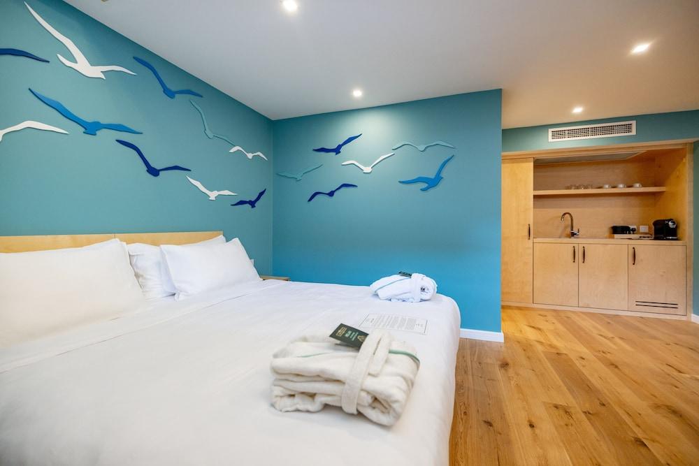 Limehouse Library Hotel - Tap to explore photos