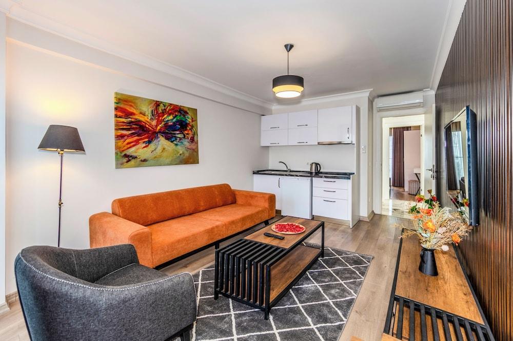Etiz Hotels & Residences Room Type - Deluxe Suite