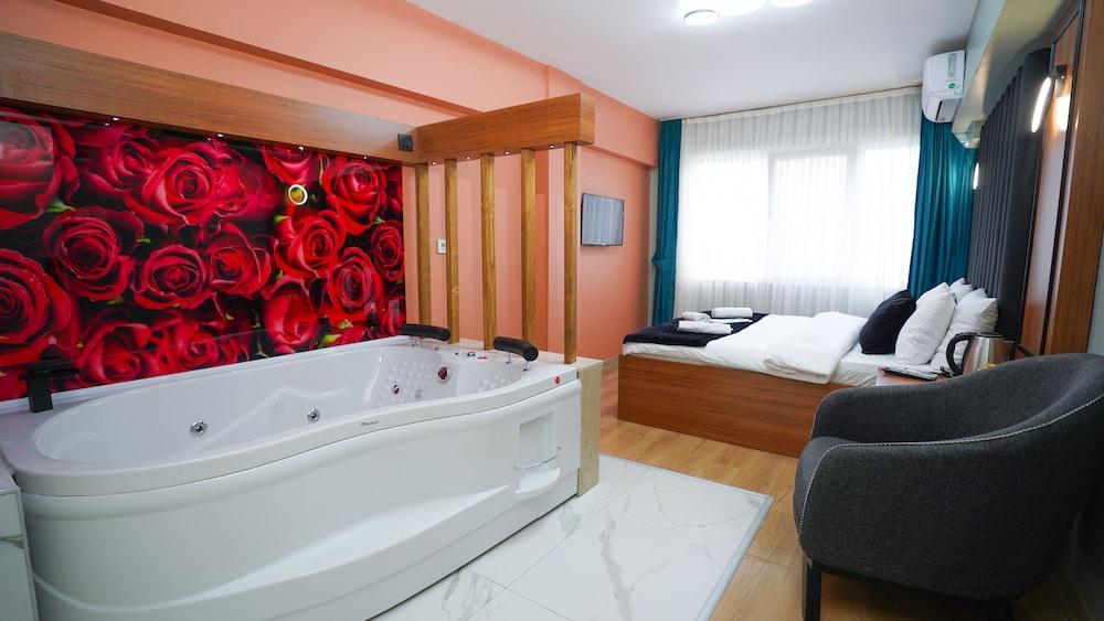 Lukka Suit Room Type - Exclusive Room, 1 Double Bed