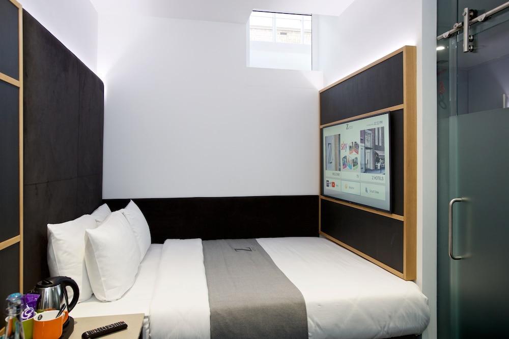 The Z Hotel Covent Garden Room Type - Queen Accessible Room