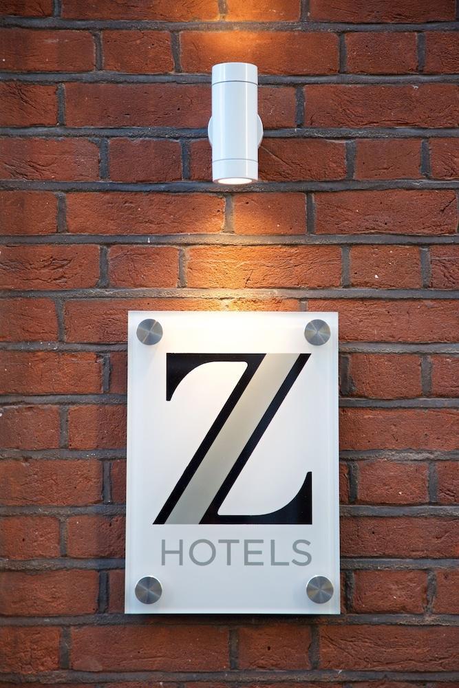 The Z Hotel Covent Garden - Tap to explore photos
