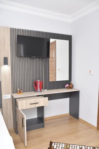 Hotel Arinna Room Type - Triple Room Hotel Arinna Room Type - Triple Room