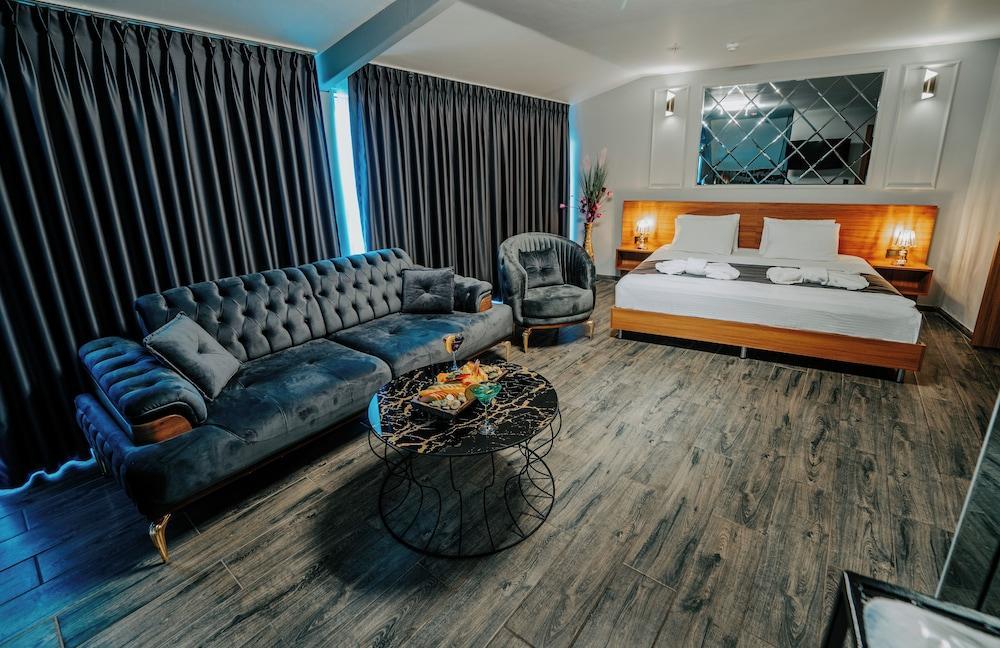 Grand Quars Hotel Room Type - Deluxe Room