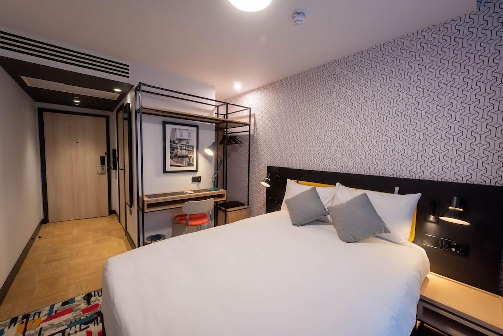 The Wesley Camden Town Room Type - Classic Room