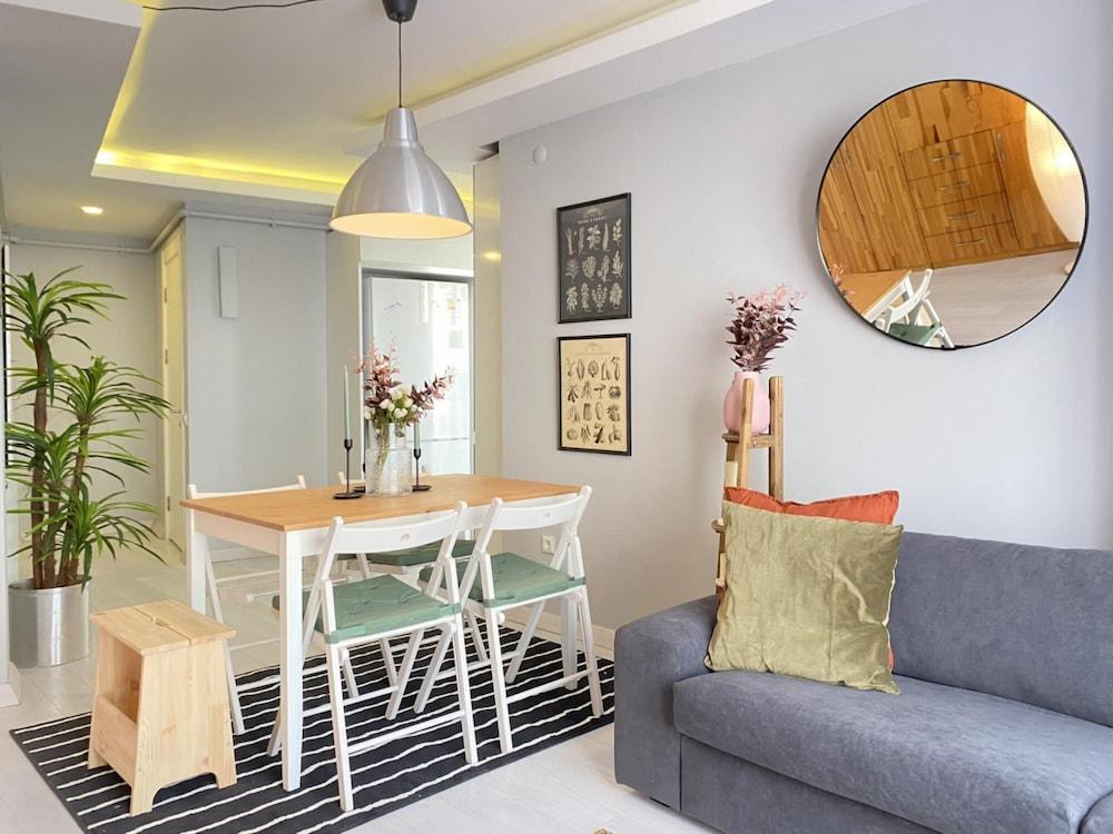 Stylish Duplex With Terrace 650 m to Galata Tower - Tap to explore photos