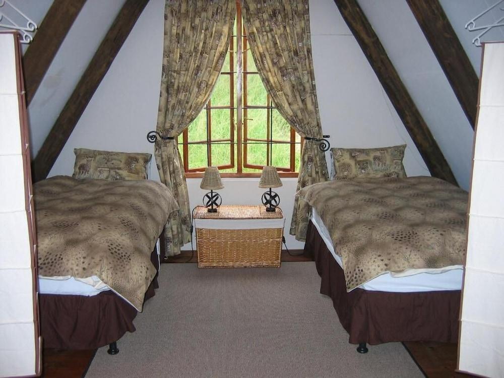 EMN Expresss Room Type - Twin Room