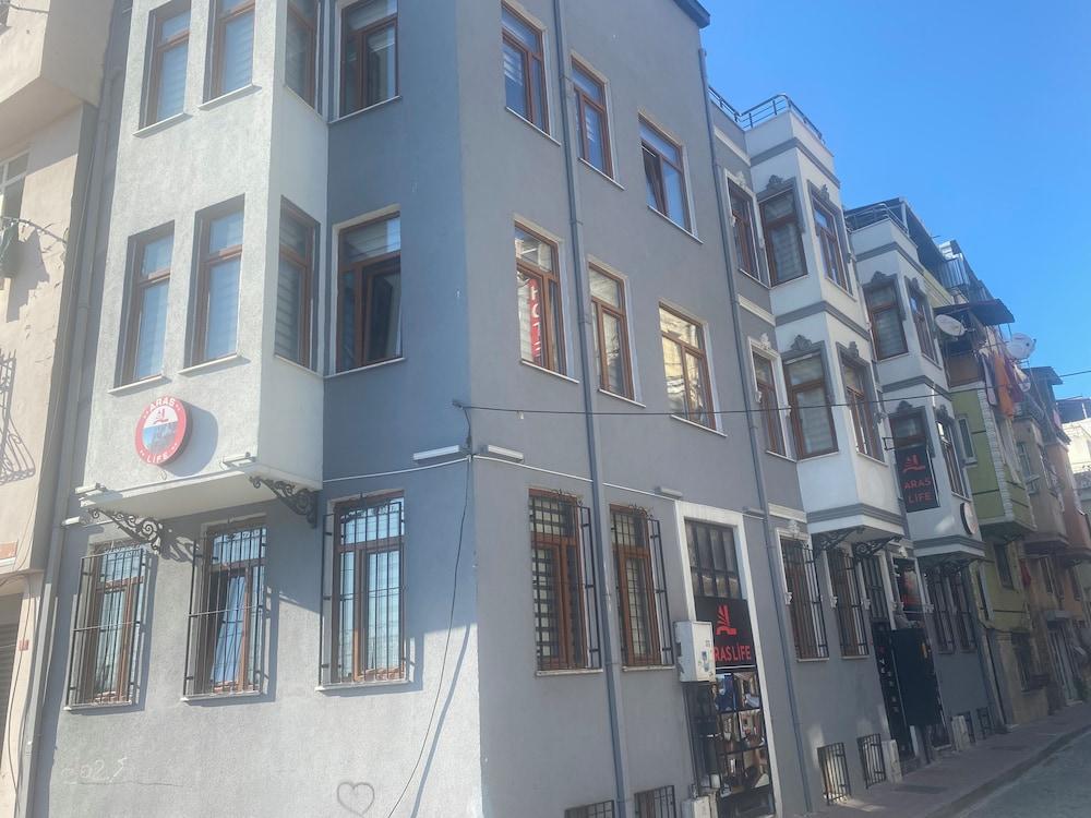 Aras Life Hotel