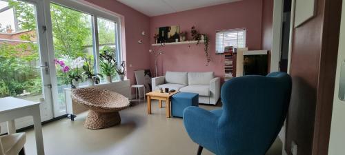 Lovely 1 bedroom apartment with garden no smoking - Tap to explore photos