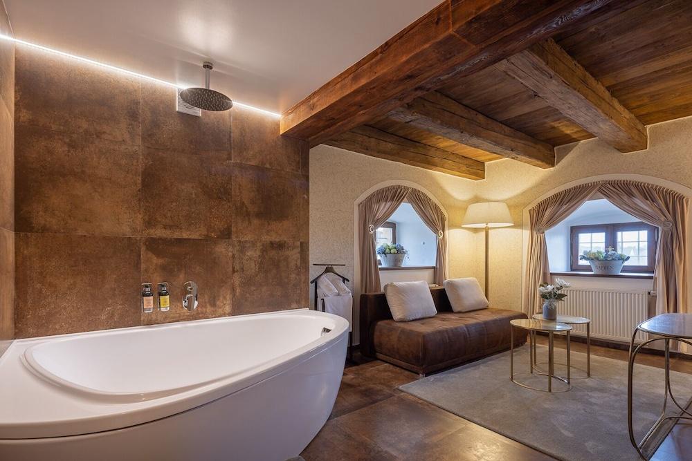 Pytloun Chateau Hotel Ctěnice Room Type - Deluxe Studio Suite