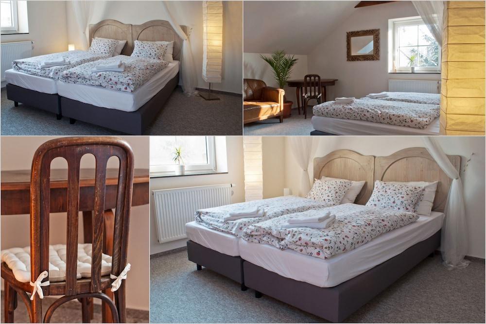 Alt Pension Room Type - Romantic Twin Room, 1 Bedroom, Garden View