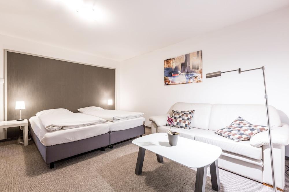 Alt Pension Room Type - Premium Twin Room, 1 Bedroom, Balcony, Garden View Alt Pension Room Type - Premium Twin Room, 1 Bedroom, Balcony, Garden View