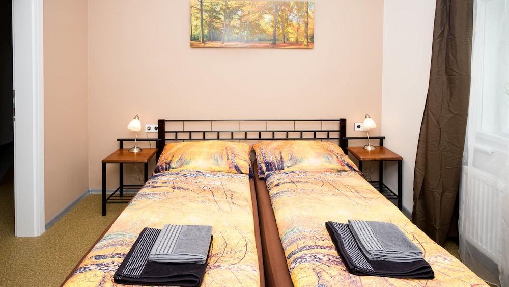 Apartment Four Year Seasons Room Type - Classic Double Room